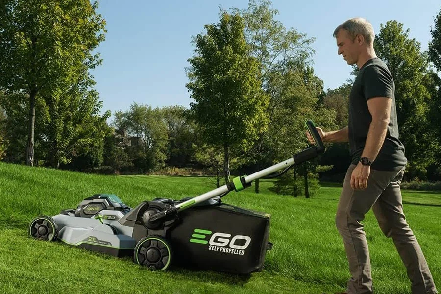 battery electric lawn mower